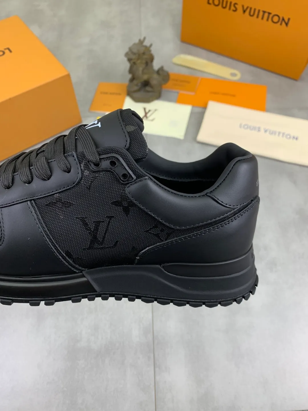 Men's men's shoes P680 new style 💶[LOUIS VUITTON] (original order) new style 🍀LV Louis Vuitton * - top version of LV classic trendy shoes! Use imported original cowhide and water-dyed cowhide lining. The latest original wear-resistant TPU combination outsole! High quality products! Multiple colors available, code number: 39-45 (46 customized)